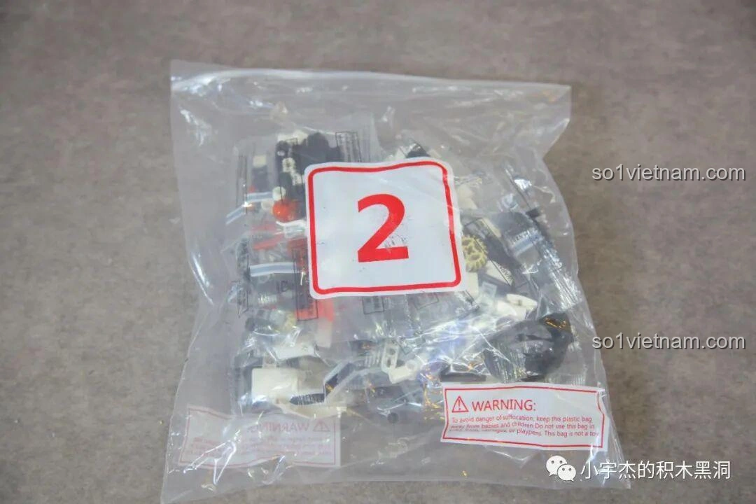 Gói chi tiết số 2 của bộ lắp ráp Mei Ji 8622A Nissan GT-R, chuẩn bị cho giai đoạn lắp ráp thân xe và các bộ phận quan trọng khác.