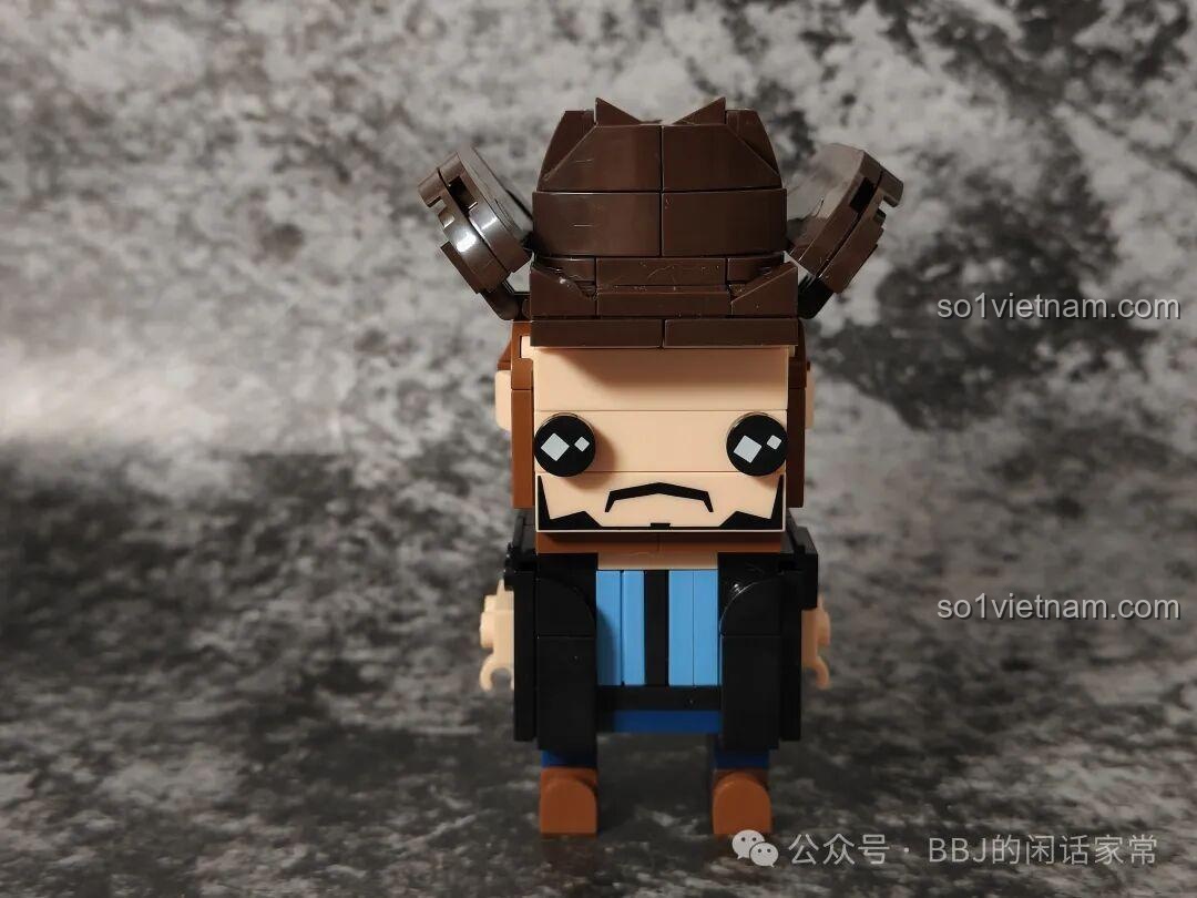 Millionspring FC9831 mô hình Rip Wheeler BrickHeadz, góc nhìn chính diện, đồ chơi lắp ghép giá tốt cho bé trai