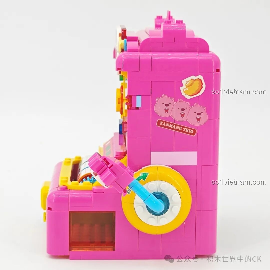 Hình ảnh minifigure Loopy trong bộ TC2330 nhìn từ phía sau, thiết kế đơn giản nhưng vẫn giữ được nét đặc trưng.