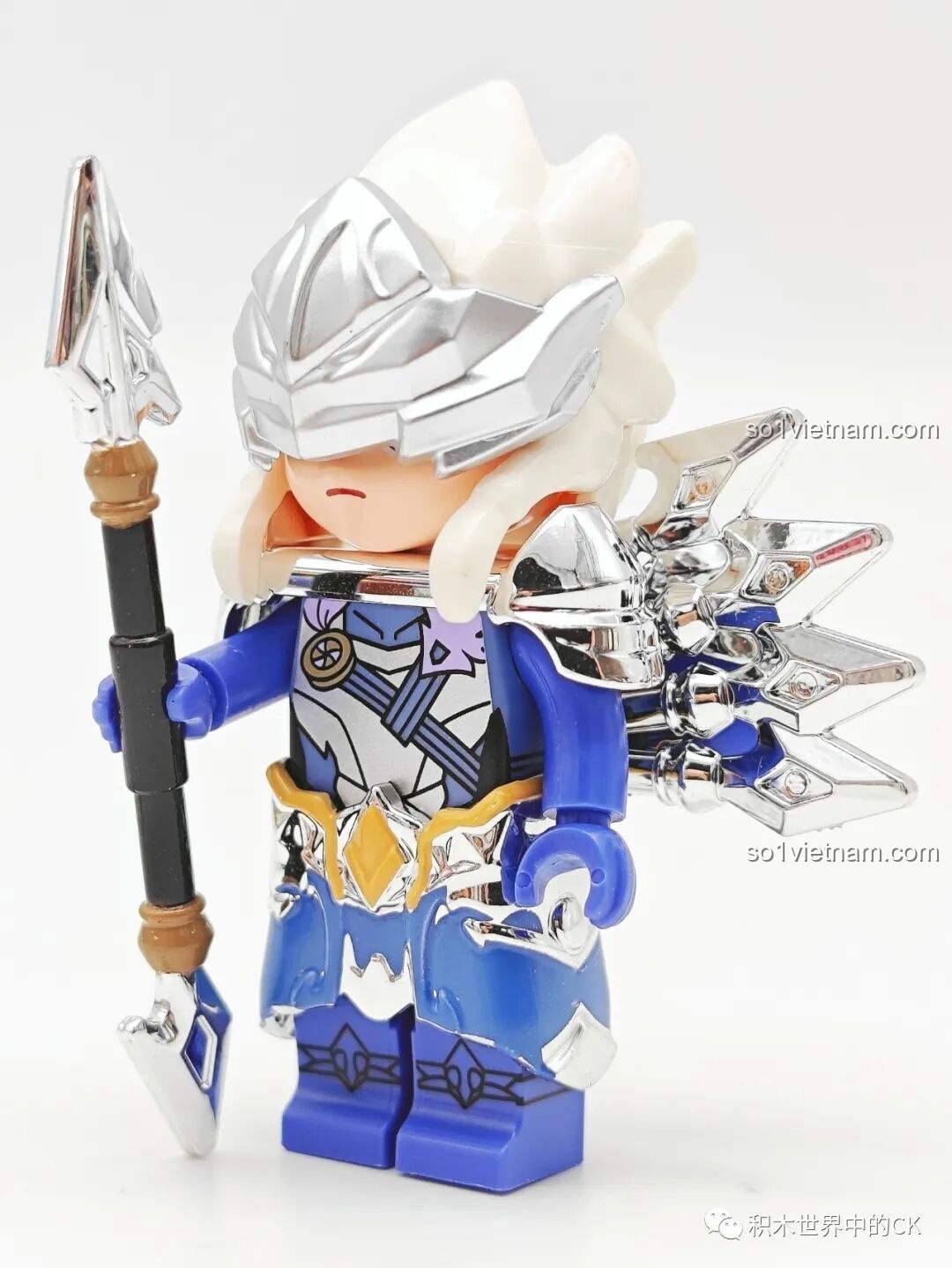 Minifigure Mã Siêu trong bộ Qman 78002 với bộ giáp bạc và vũ khí chi tiết, một figure chibi Vương Giả Vinh Diệu chất lượng cao.