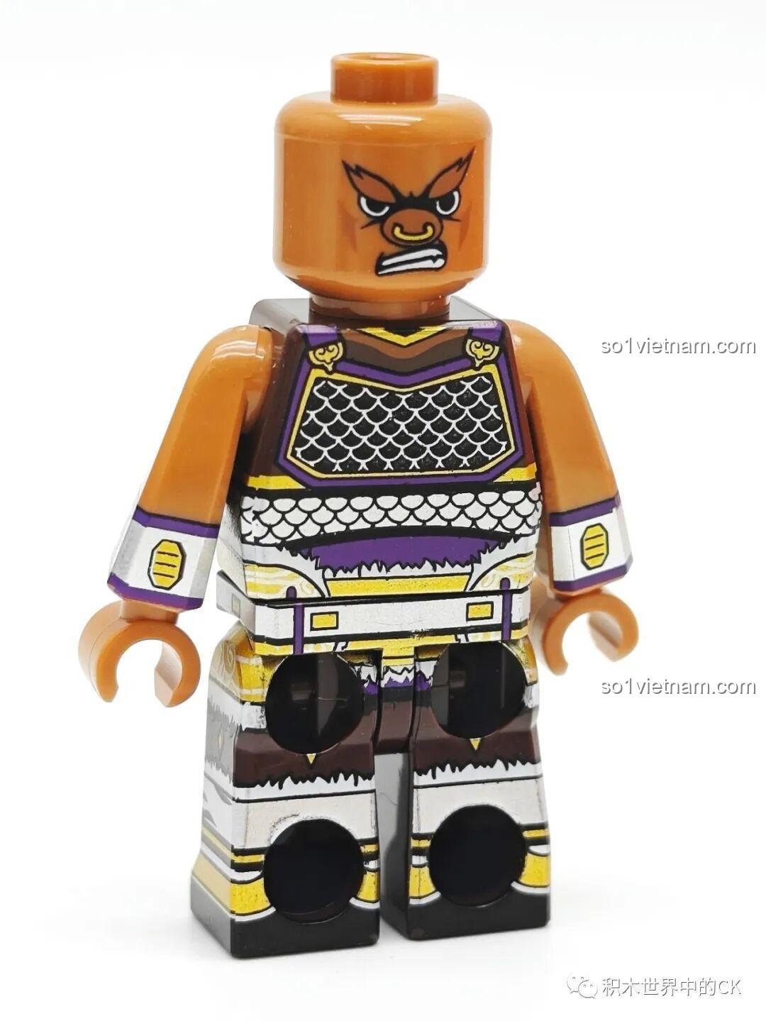Mặt sau của minifigure Ngưu Ma Vương, cho thấy chi tiết in áo giáp tiếp tục ở phía sau, đồ chơi mô hình Chaoqiqu.