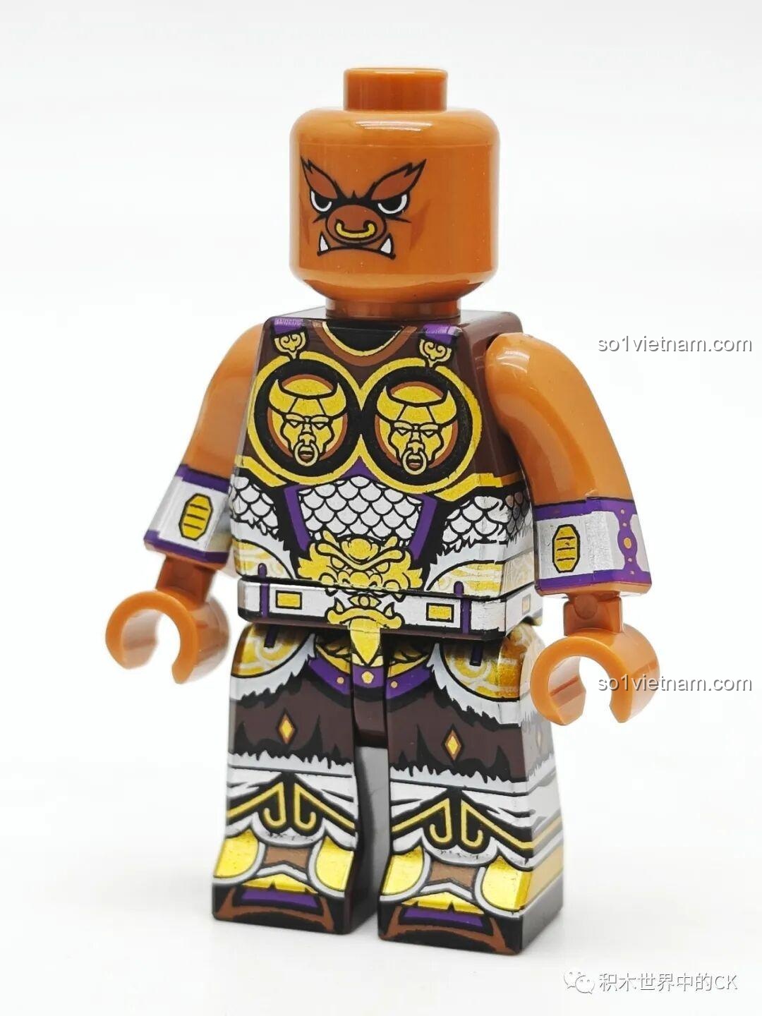 Minifigure Ngưu Ma Vương với bộ giáp được in chi tiết ở mặt trước.
