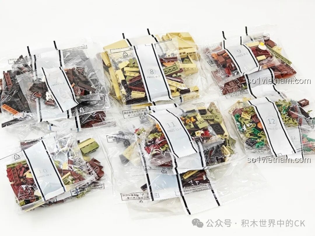 Mặt sau của ba nhân vật minifigure FunWhole F9021, hiển thị chi tiết trang phục và kiểu tóc.