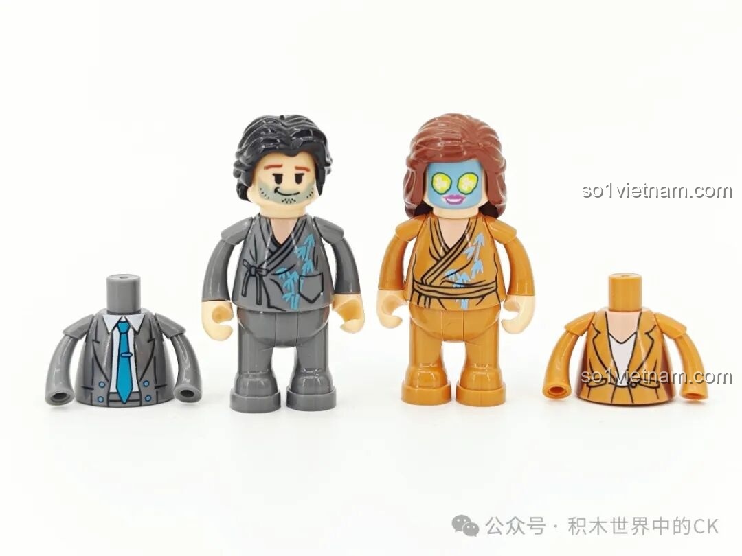 Hai minifigure của bộ Lumibricks L9075: chủ nhà trọ nam và nữ khách trọ với mặt nạ dưa leo và trang phục thay thế.