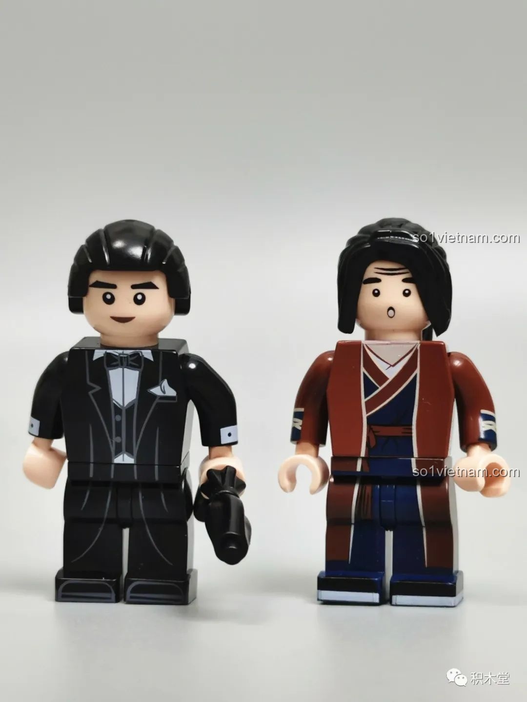 Hai minifigures Triển thị vệ và Hầu ca trong bộ lắp ráp Pantasy 86221.