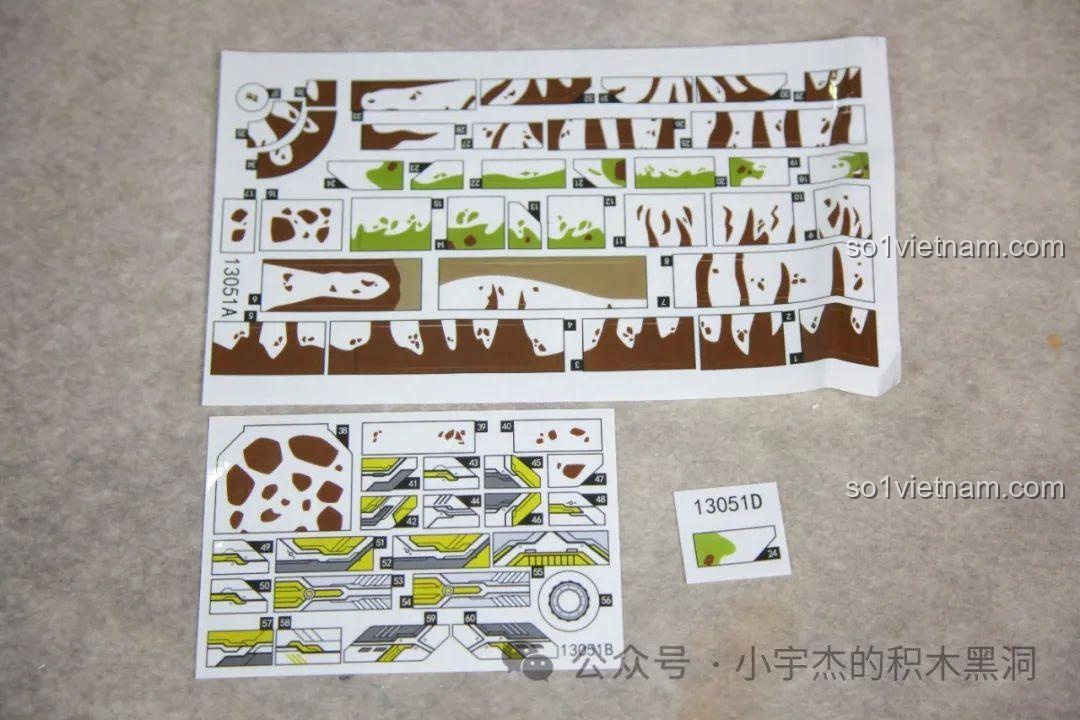 Tờ decal dán trang trí cho mô hình Triceratops cơ giới hóa 13051.