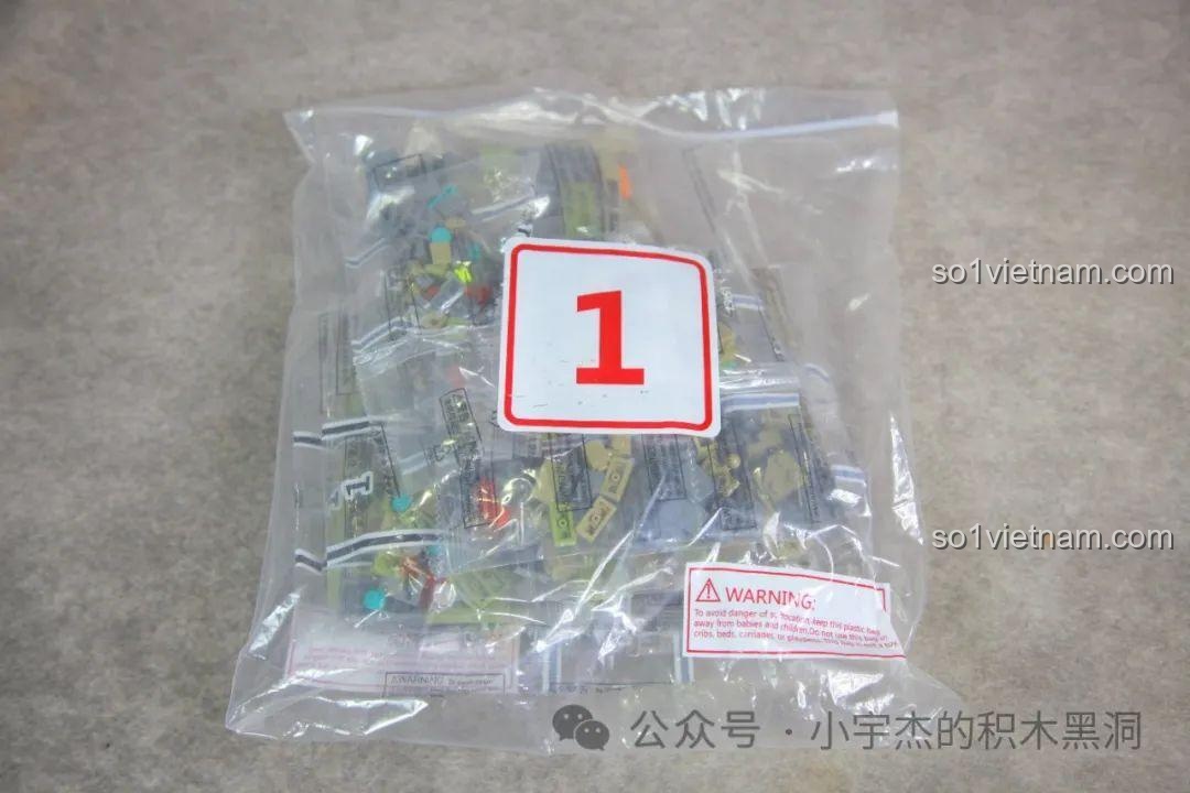 Quá trình lắp ráp phần thân của Khủng long ba sừng bán cơ khí MJ 13051.