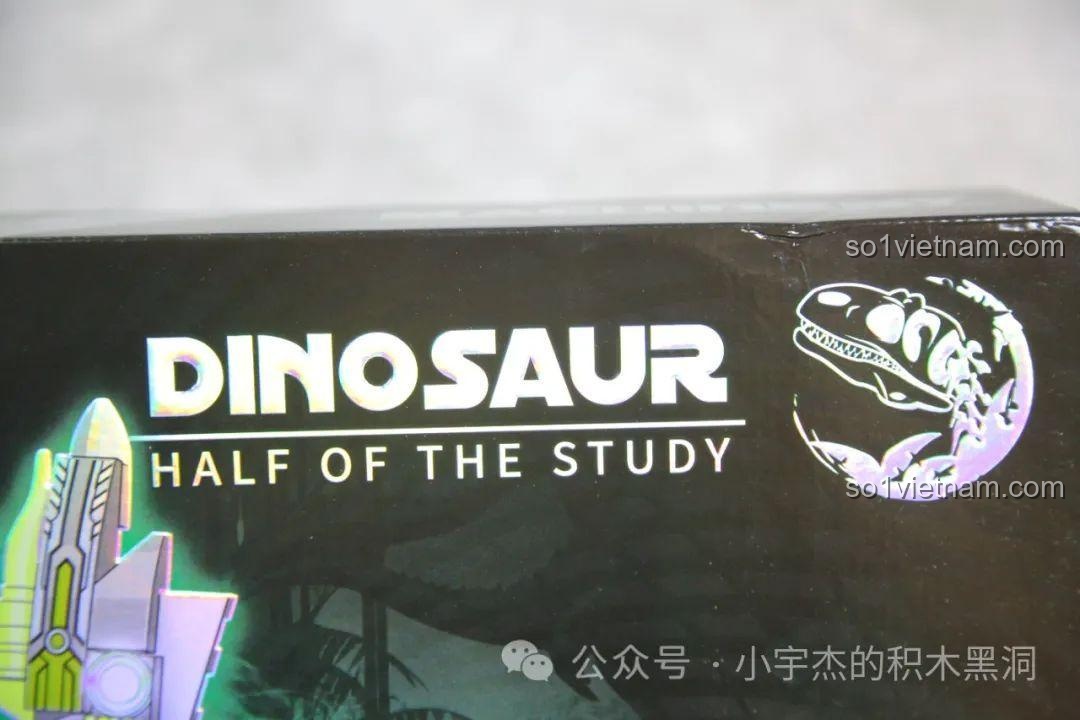 Tên tiếng Anh 'Dinosaur Half of the Study' của mô hình Triceratops cơ giới hóa 13051.