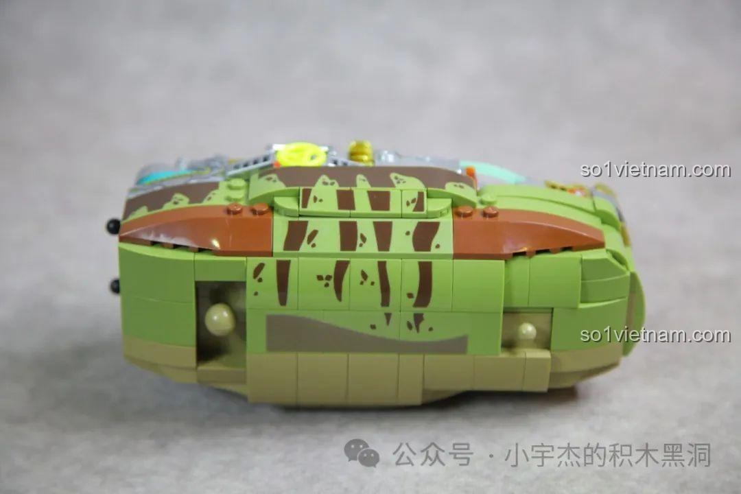 Mặt cơ khí với nội thất máy móc của thân khủng long Triceratops MJ 13051.