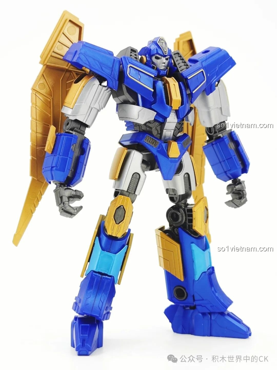 Mô hình lắp ráp Sentinel Prime Blokees 71164 nhìn từ góc chéo bên trái, thể hiện sự cân đối và vững chãi.