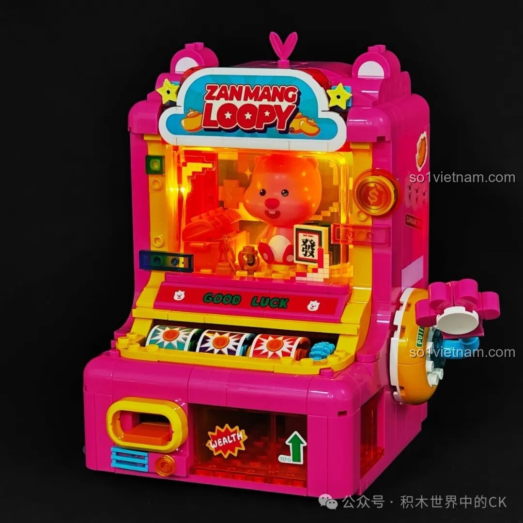 Mô hình TOP TOY TC2330 Máy Slot của Loopy khi bật đèn LED, tạo hiệu ứng rực rỡ như một máy chơi game thật.