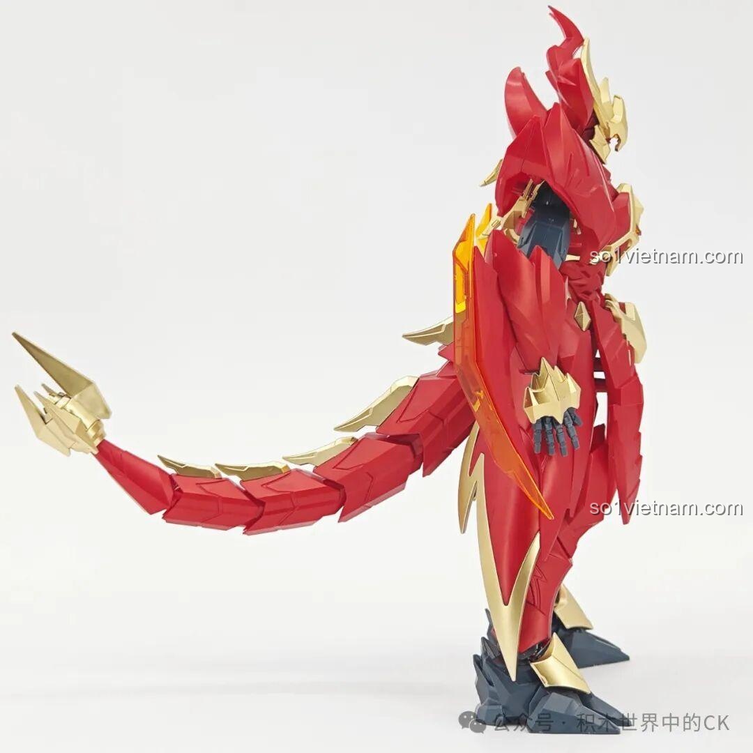 Mô hình Mecha Mặc Tử - Long Kỵ Sĩ với chiếc đuôi rồng dài và linh hoạt, có thể uốn lượn tạo nhiều dáng khác nhau.