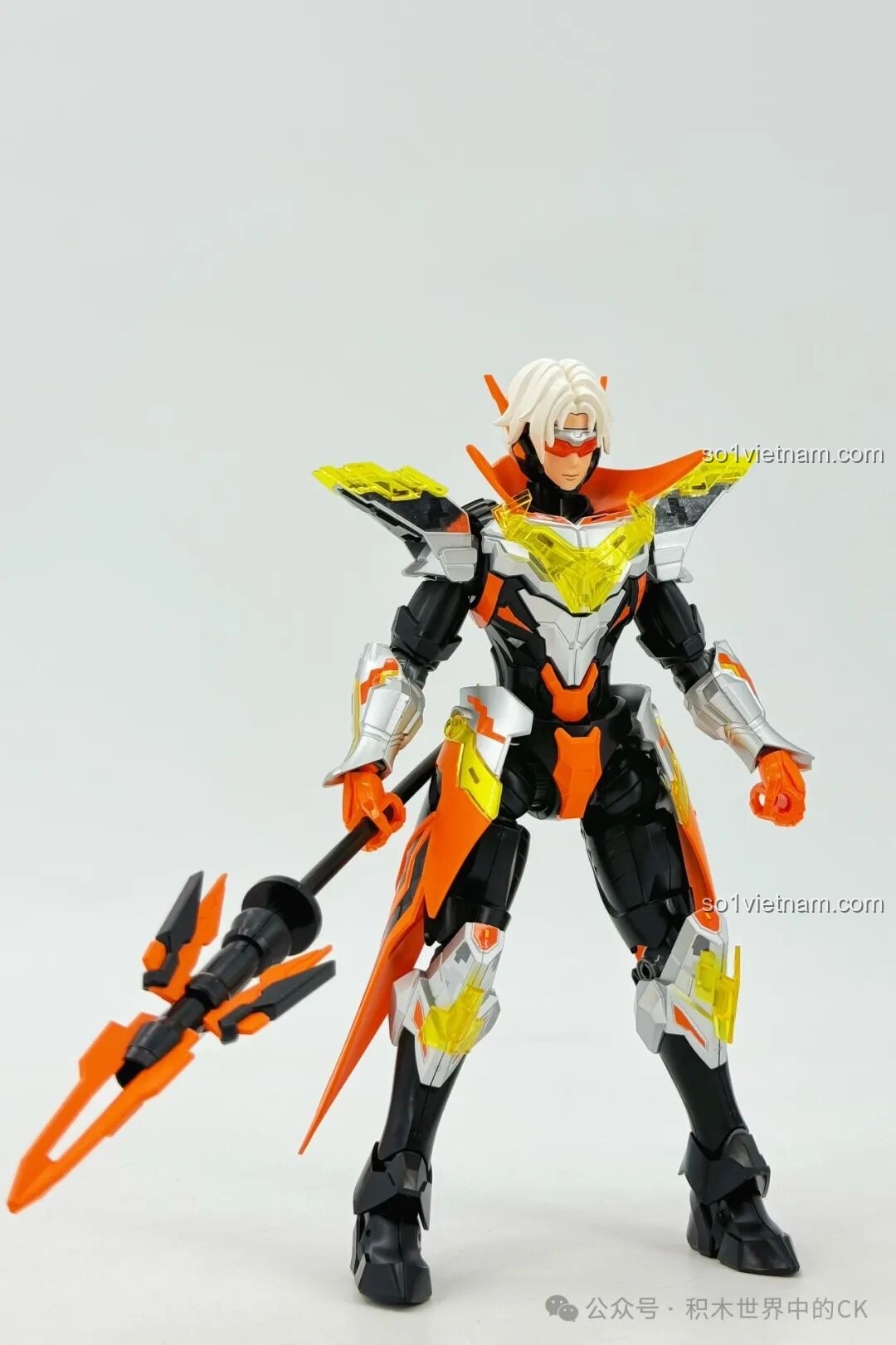 Mô hình Mecha Triệu Vân Keeppley 78032 đã hoàn chỉnh, đứng thẳng oai vệ, khoe toàn bộ chi tiết và màu sắc.