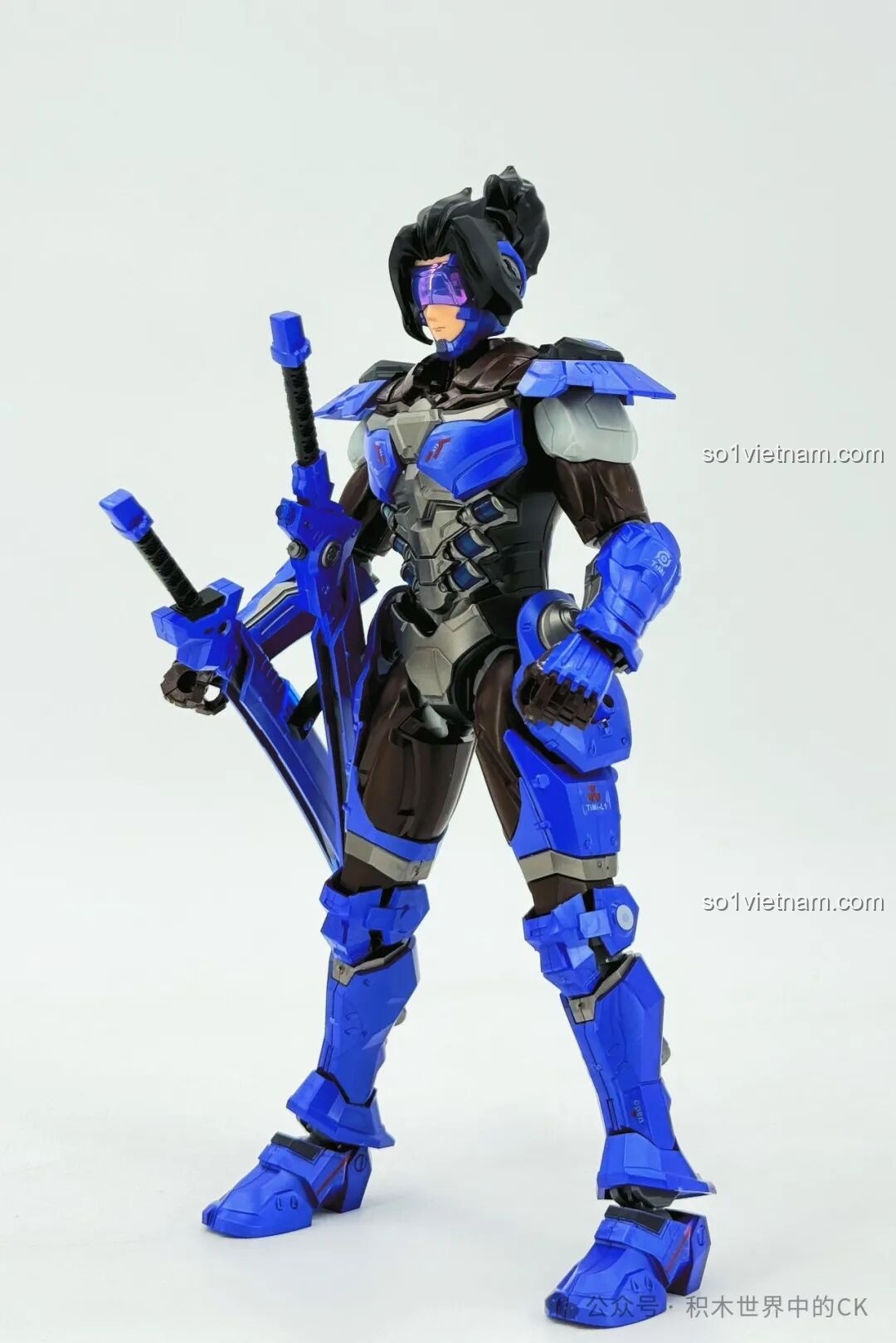 Mô hình Mecha Miyamoto Musashi 78033 Keeppley hoàn chỉnh không cầm kiếm, nhìn từ phía trước.