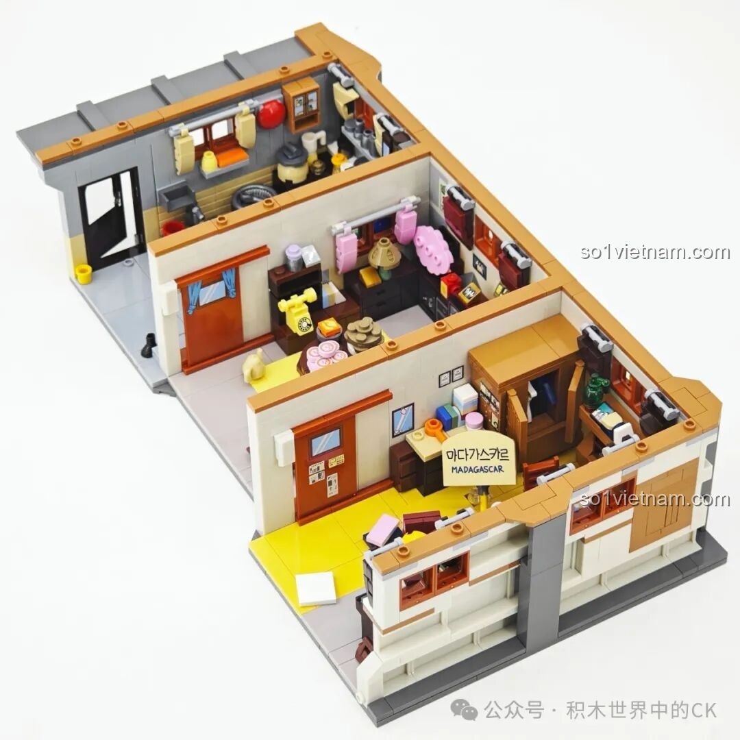 Ảnh chụp mô hình nhà Deok-sun từ góc nhìn chéo bên phải, làm nổi bật chiều sâu và sự liên kết giữa các không gian.