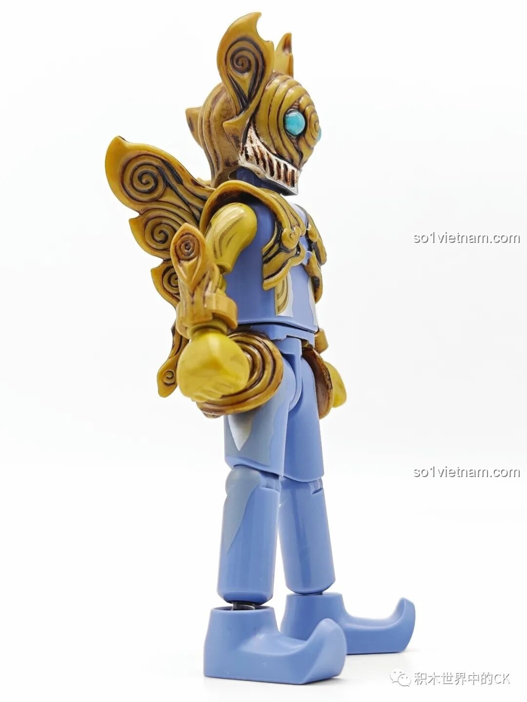 Góc nghiêng của mô hình Quái Vật Barossa BLOKEES HV-03, cho thấy thiết kế tổng thể và vẻ gian xảo của figure.