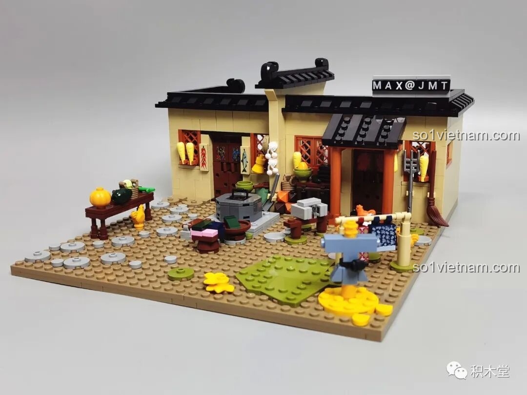 Mô hình Sân Sau Khách Điếm Đồng Phúc sau khi hoàn thiện với các tiểu cảnh như giếng nước, sân phơi.