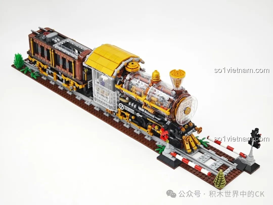 Mô hình Tàu Hỏa Steampunk ZHEGAO 958016 hoàn thiện được đặt trên đường ray, một tác phẩm lắp ráp ấn tượng.