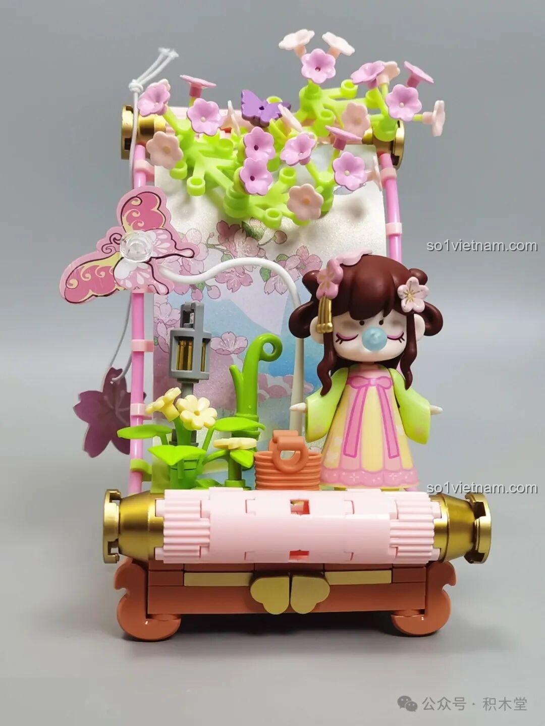 Mô hình TOP TOY Nanci Mùa Xuân hoàn thiện với hoa anh đào và bé Nanci.