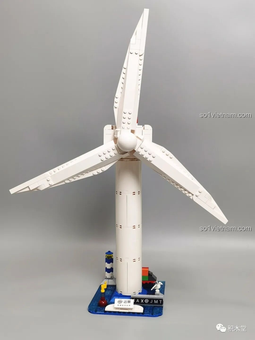 Mô hình Tuabin Gió Envision Pantasy 11014 nhìn từ góc nghiêng, thể hiện rõ cấu trúc và chi tiết tinh xảo của sản phẩm.