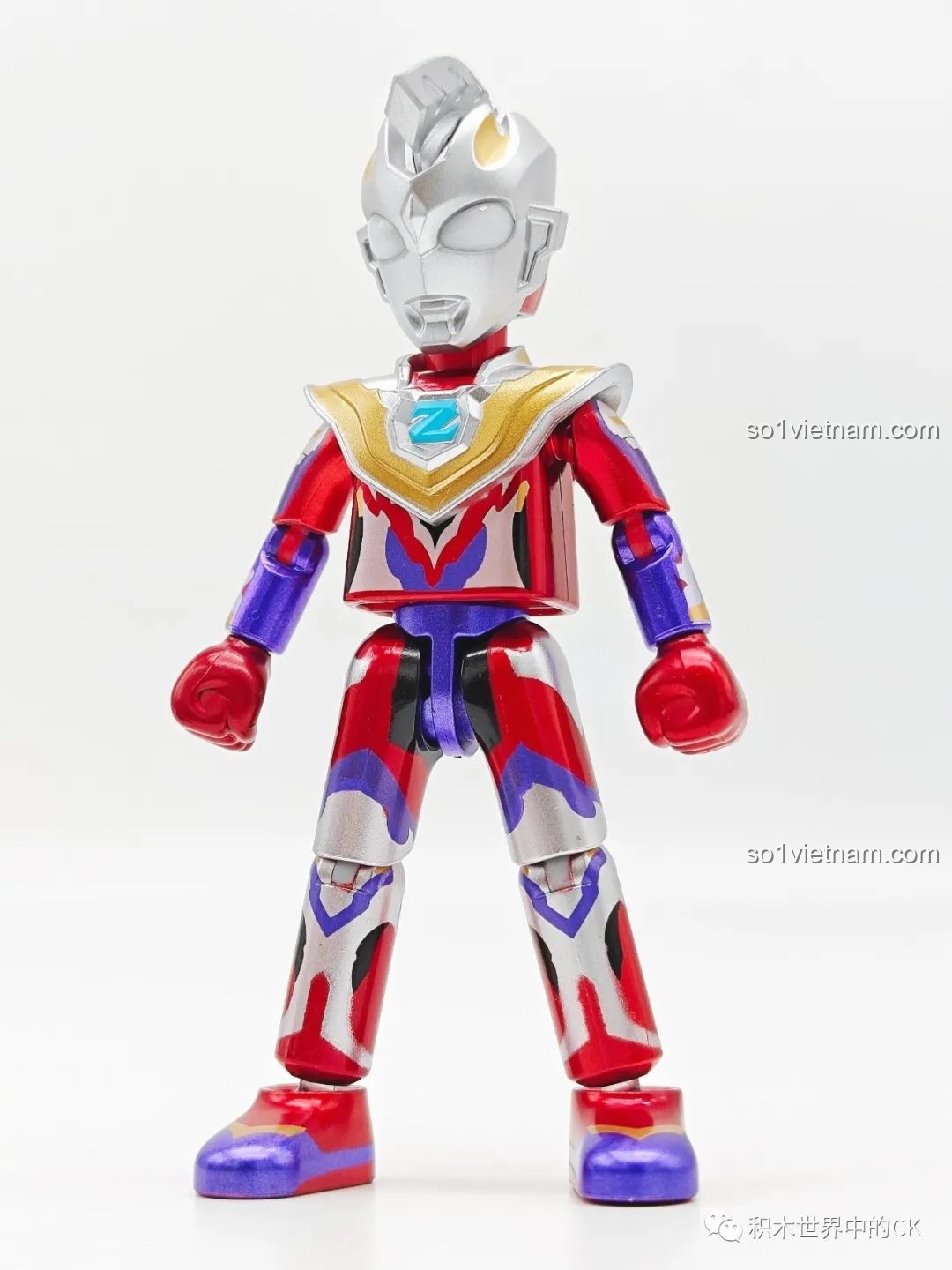 Mô hình Ultraman Z Gamma Future đã lắp ráp hoàn chỉnh từ bộ BLOKEES HV-03, đứng thẳng với màu sắc rực rỡ và chi tiết sắc nét.