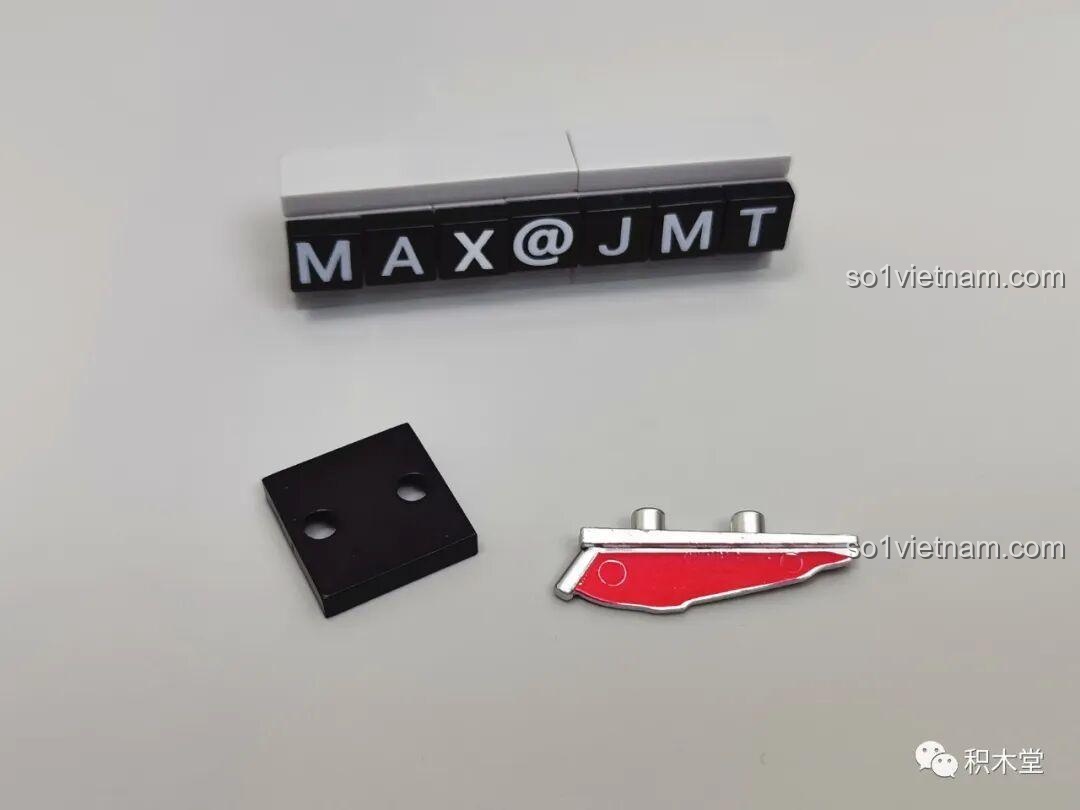 Mô hình Zhimeng Tree T5043 Xe Lễ Tân Hồng Kỳ đã hoàn thành, nhìn từ góc nghiêng, thể hiện sự sang trọng.