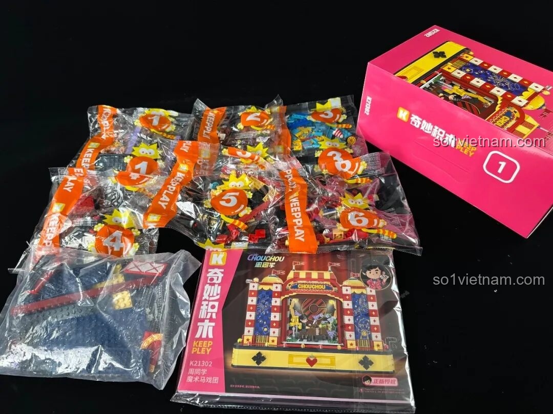 Bên trong hộp Keeppley K21302 gồm sách hướng dẫn và các túi chi tiết được đánh số từ 1 đến 6.