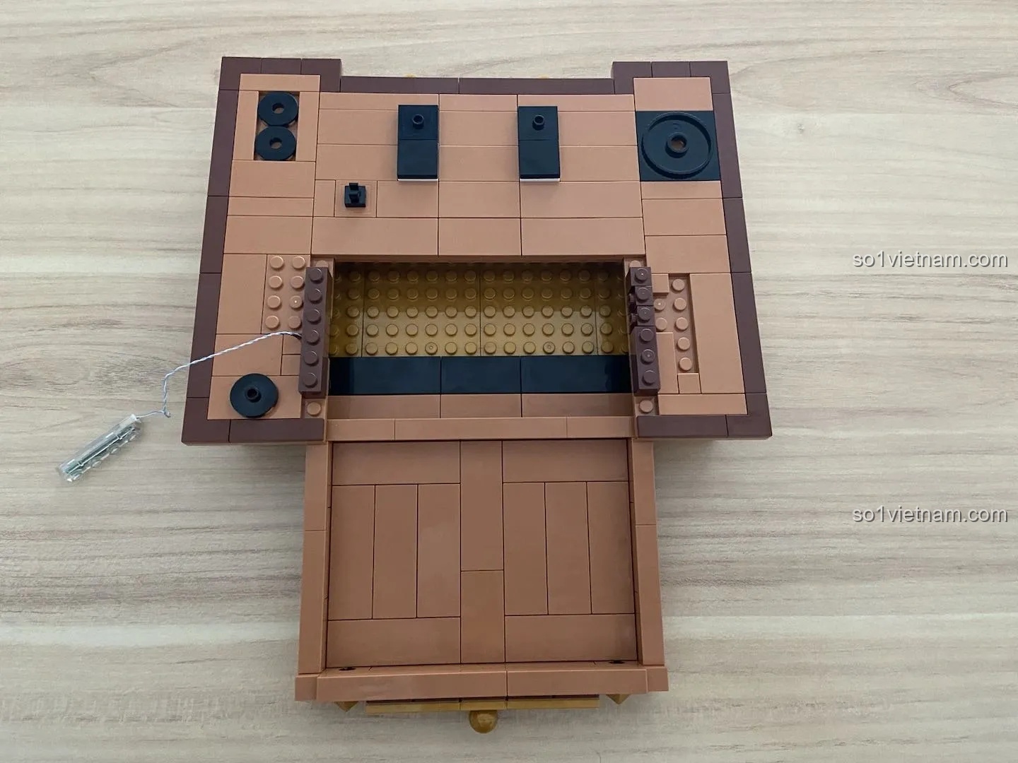 Ngăn kéo bí mật và cấu trúc bên trong phần đế của bộ đồ chơi lắp ráp Wekki 506186 Pinocchio.