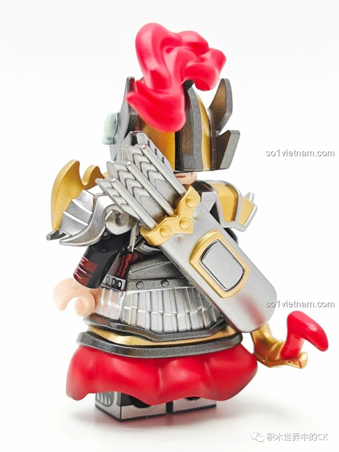Minifigure Hoàng Trung Kuzhao Studio đã lắp giáp hoàn chỉnh, nhìn từ phía sau.