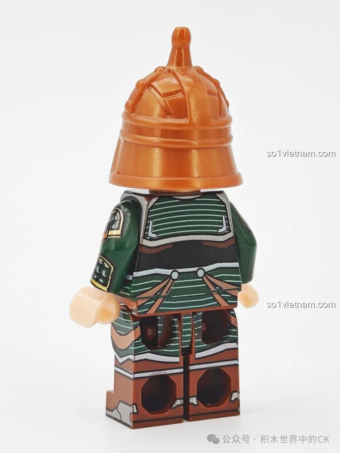 Mặt sau nhân vật tướng lĩnh Quan Vũ của Decool