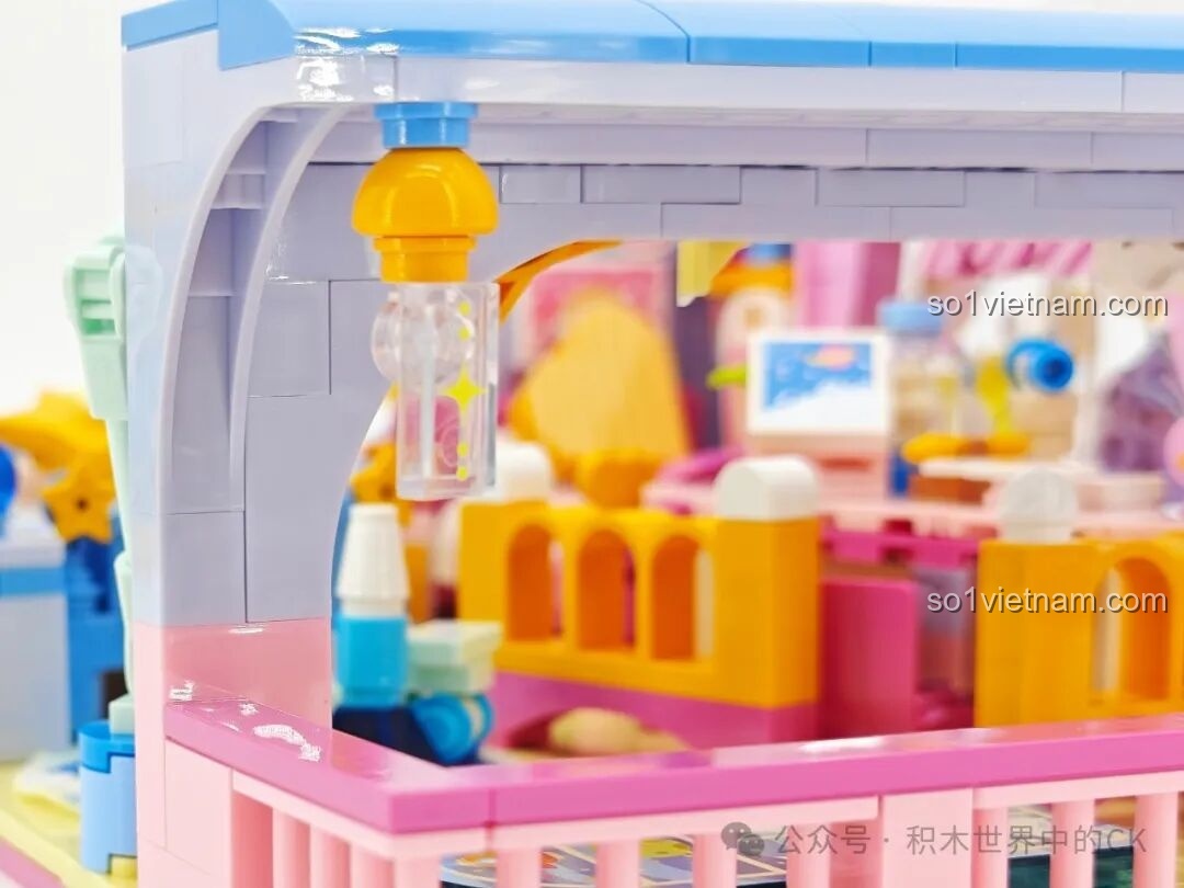 Nhân vật Hello Kitty và Kuromi trong bộ TC2069