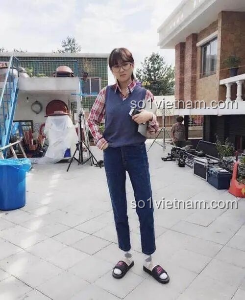 Hình ảnh nhân vật Sung Bo-ra trong phim Lời Hồi Đáp 1988, chị cả khó tính nhưng tình cảm của gia đình Sung.