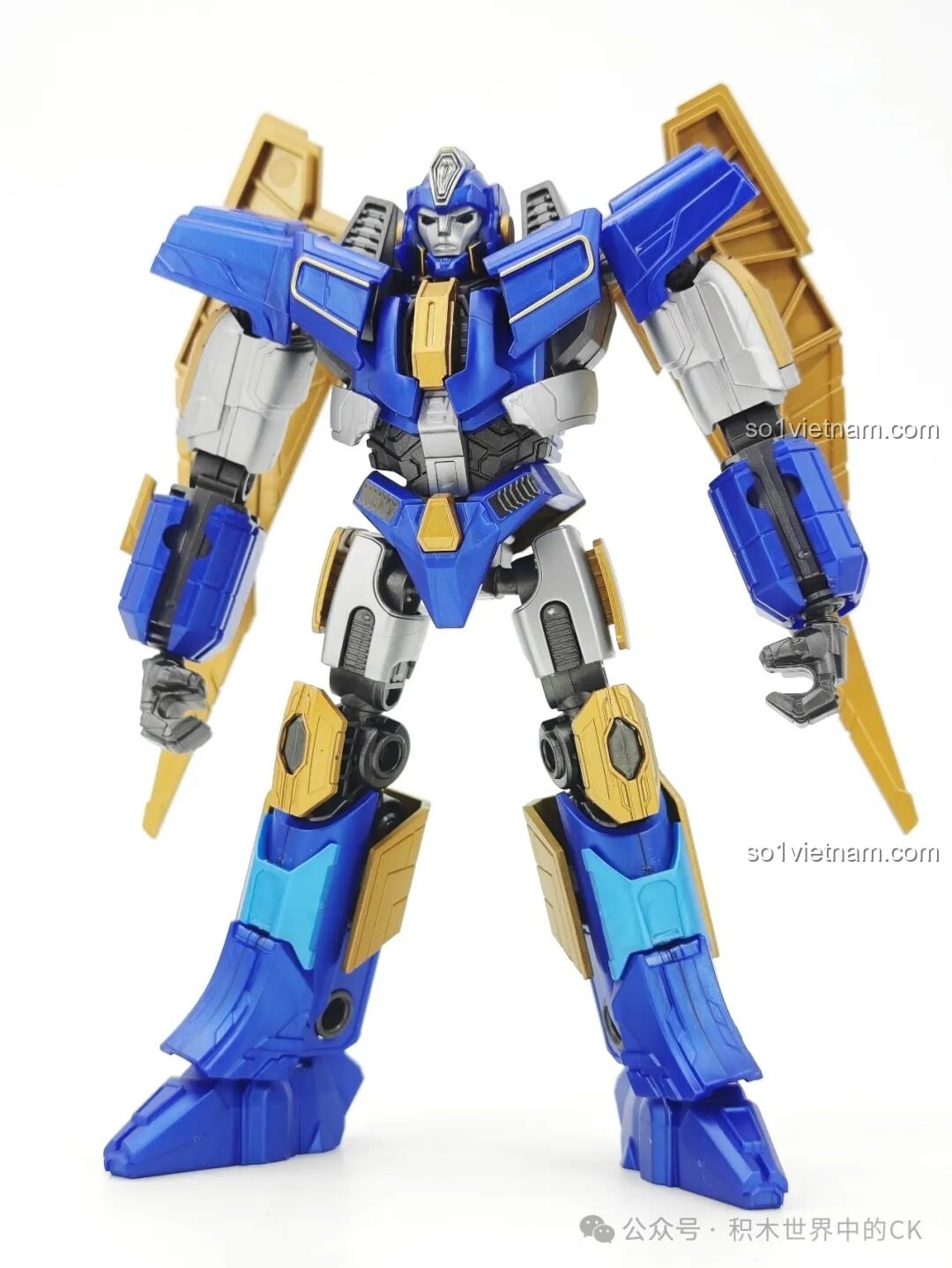 Nhận xét Blokees 71164 Robot Sentinel Prime với hình ảnh mô hình hoàn thiện nhìn từ phía trước, dáng đứng oai vệ.