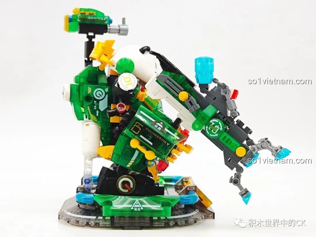 Mô hình ZHEGAO 662011 Mô hình Mecha Gấu Trúc Phúc Bảo Hào nhìn từ trên xuống, thể hiện tổng thể thiết kế và vũ khí, đồ chơi lắp ráp phát sáng.