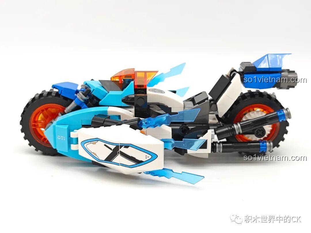 Góc nhìn ngang của bộ xếp hình Chiến xa Cyberangel cho bé trên 6 tuổi, thể hiện chiều dài và thiết kế tổng thể.