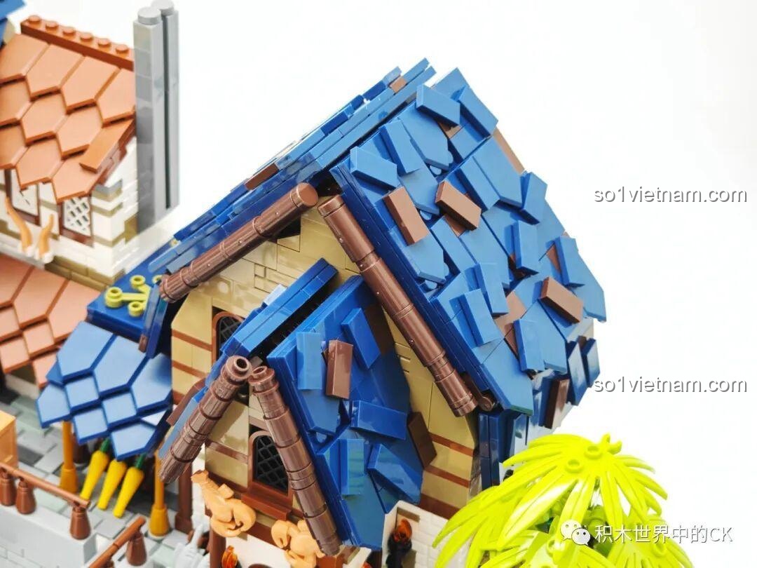 Nội thất bên trong ngôi nhà kho của JIESTAR 89152 Cảng Trung Cổ, với thùng hàng và chuột.