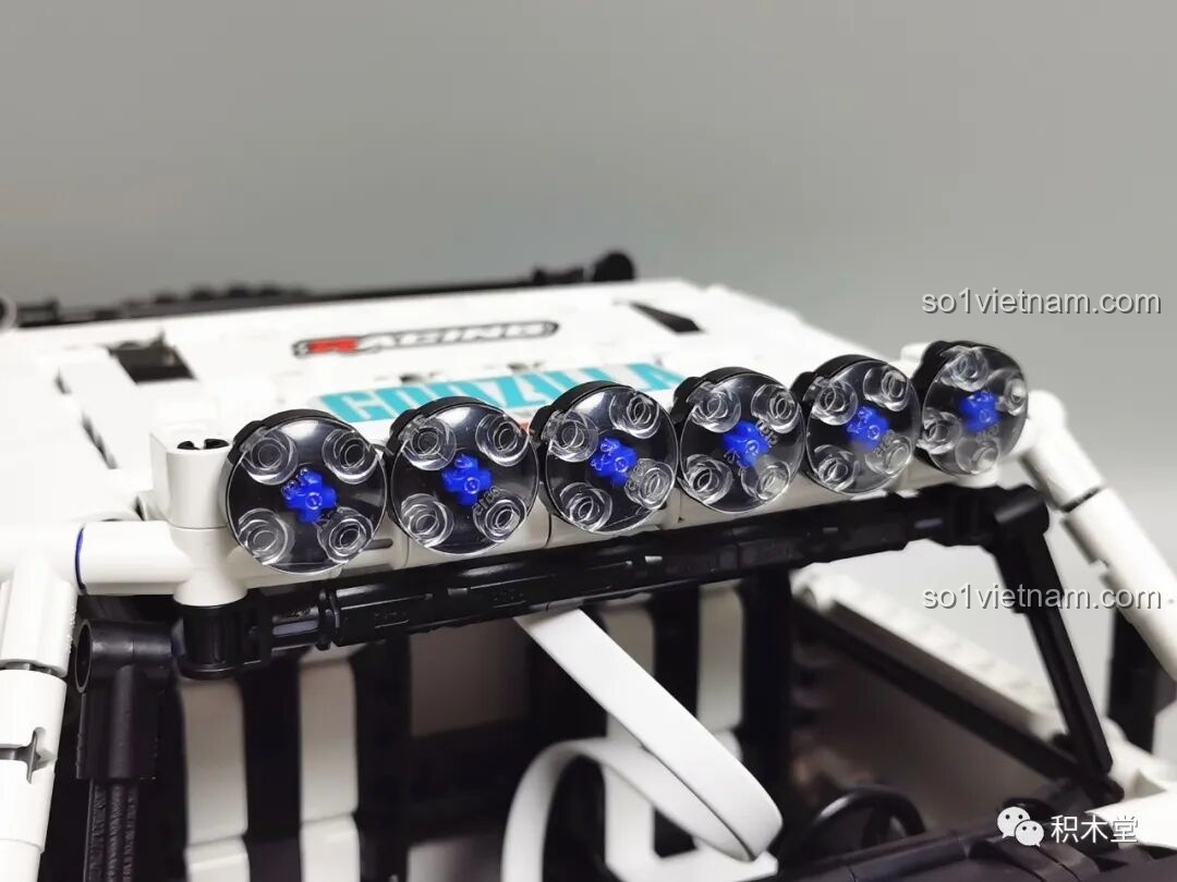 Màn hình điện thoại hiển thị chế độ drift của ONEBOT GPT09AIQI Xe Tải Điều Khiển Từ Xa, cho phép thực hiện các pha drift ấn tượng.