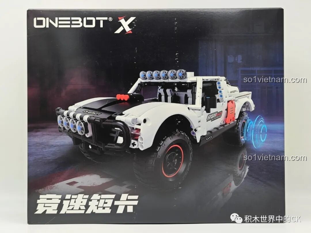 Hộp sản phẩm của bộ lắp ráp ONEBOT OBCPRC01AIQI Xe Tải Đua Địa Hình với hình ảnh chiếc xe đã hoàn thiện màu trắng đỏ nổi bật.