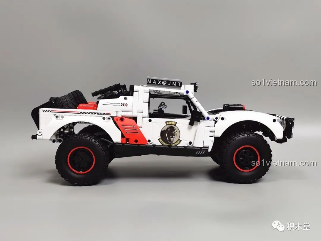 Mô-đun quạt tản nhiệt phía sau của ONEBOT OBLGPT09AIQI Xe Đua Off-road được mở ra, cho thấy cơ chế hoạt động.