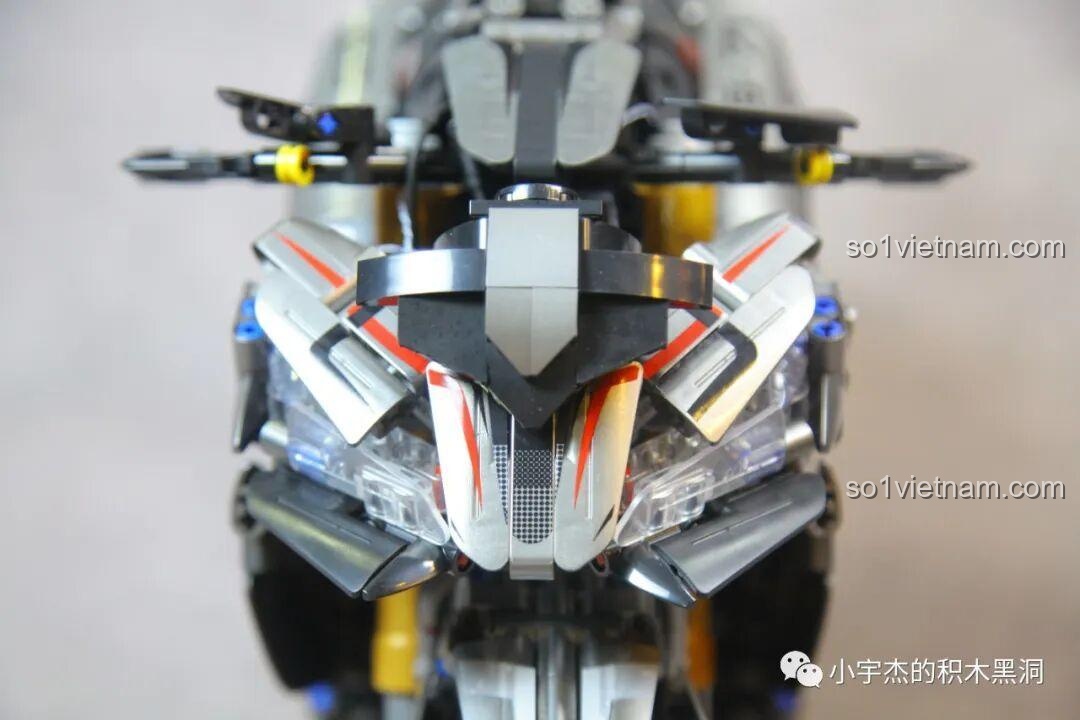 Mô hình Panlos 672003 Kawasaki Ninja, một mẫu mô tô Technic khác của Panlos.