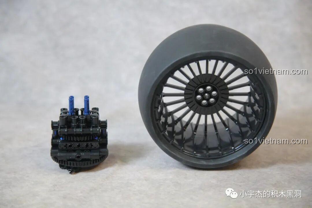 Khung xe Panlos 672106 Mô tô Tốc Độ Rapid với phần bánh sau đã được lắp ráp.