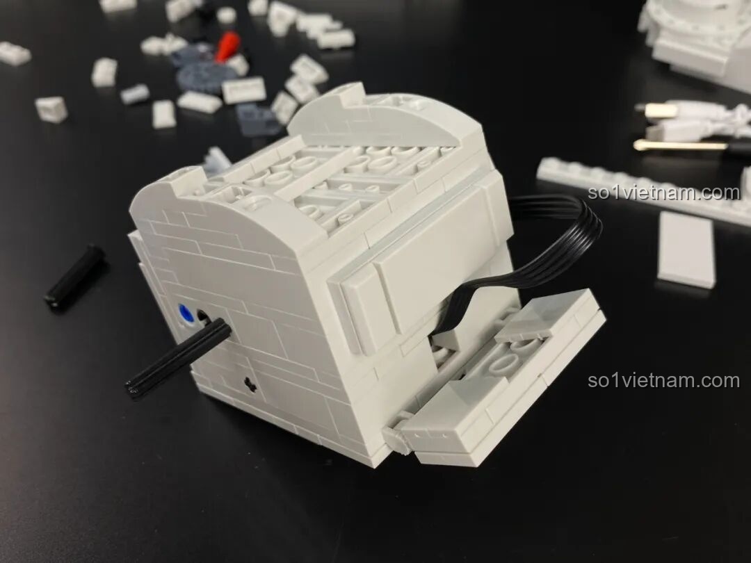 Mô hình Pháo Phòng Không Tầm Gần 1130 PanlosBrick 628012 phiên bản động cơ nhìn từ trên xuống, tổng thể hài hòa.