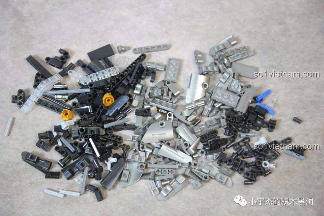 Khung sườn phức tạp của bộ lắp ghép PanlosBrick 672106 Mô tô Tốc Độ Rapid, đòi hỏi sự tỉ mỉ khi lắp ráp, đồ chơi giáo dục.