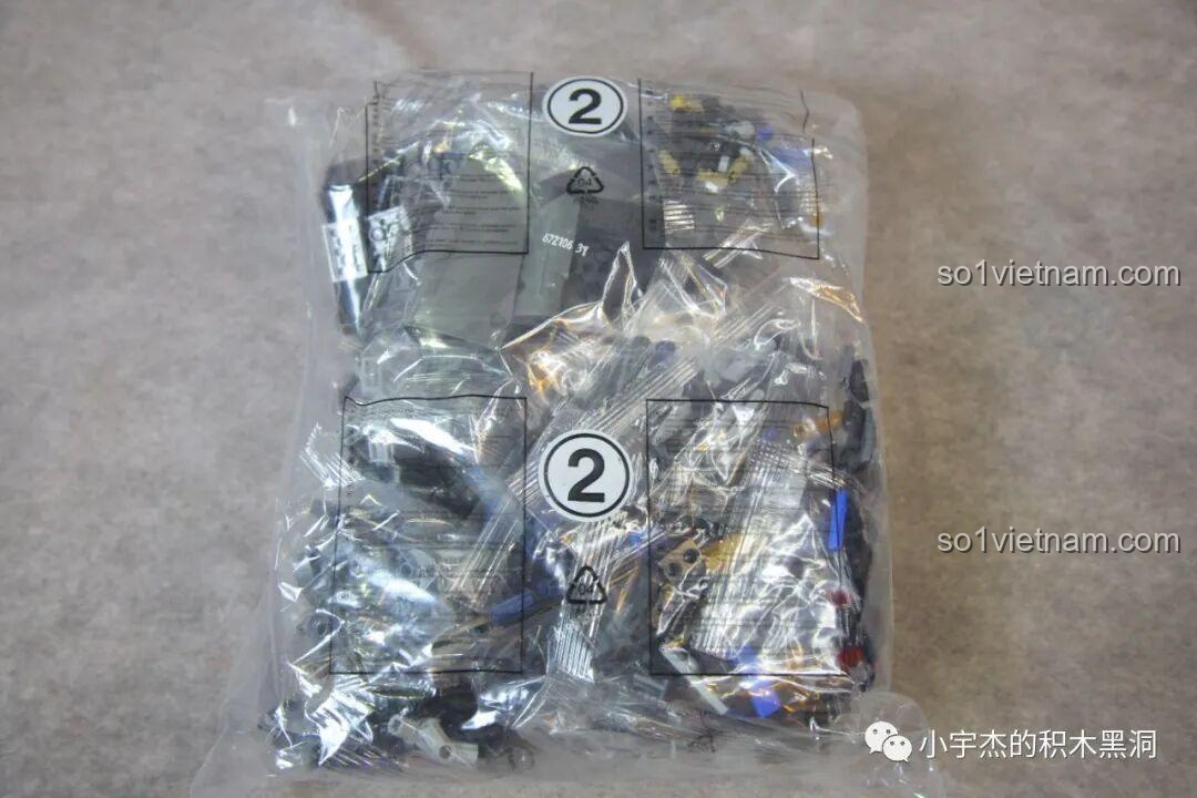 Chi tiết hộp số của bộ lắp ghép PanlosBrick 672106 Mô tô Tốc Độ Rapid, thể hiện cơ cấu truyền động, đồ chơi mô hình kỹ thuật.