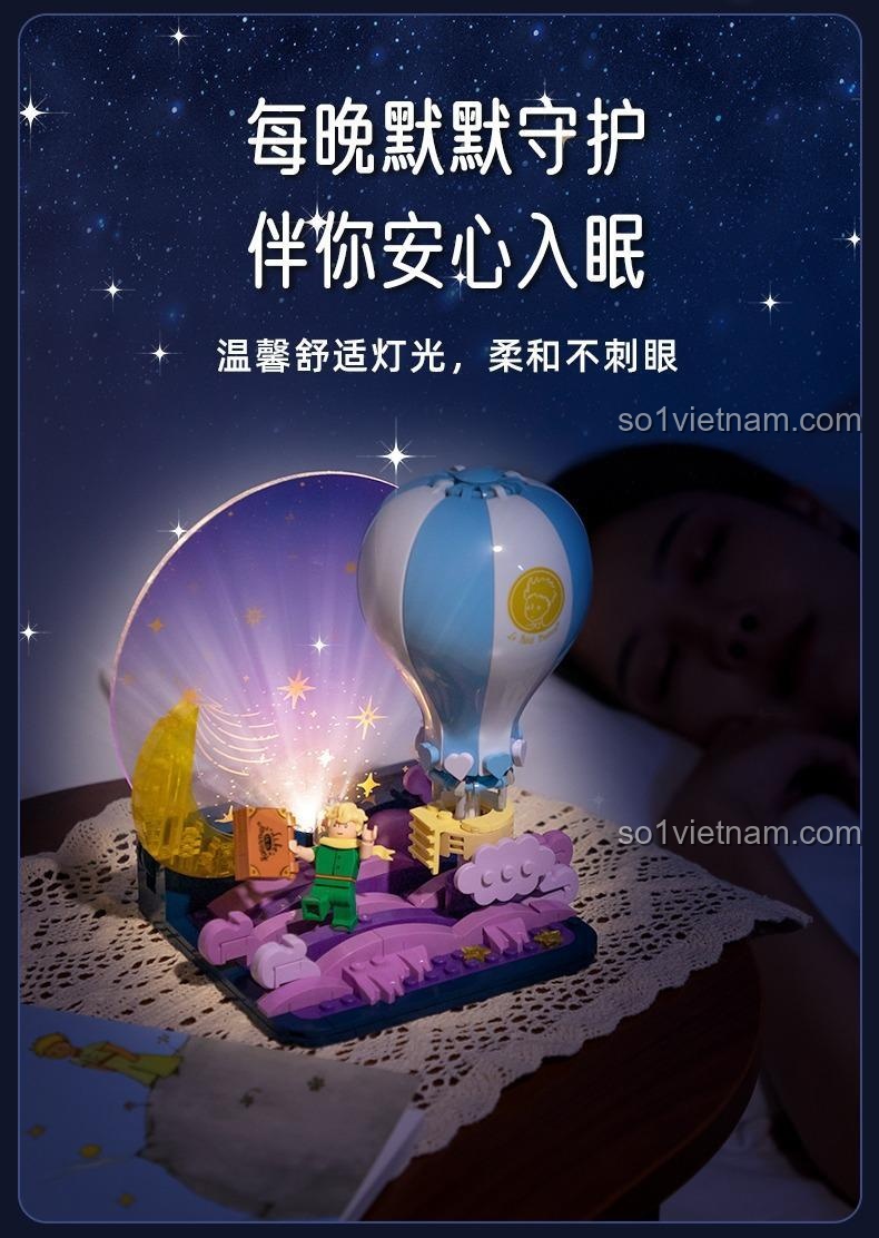 Sử dụng bộ xếp hình Pantasy 86308 làm đèn ngủ, ánh sáng dịu nhẹ giúp bé dễ ngủ hơn.