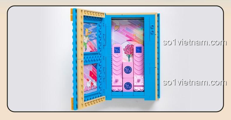 Cảnh sa mạc bên trong giá đỡ sách Hoàng tử bé Pantasy 86310, Hoàng tử bé cầm đèn dầu, máy bay cổ điển, chú cáo nhỏ chạy nhảy, đồ chơi lắp ghép độc đáo.