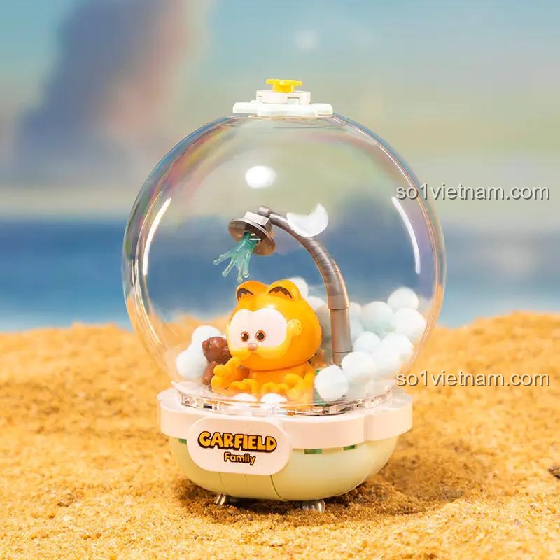 Bộ lắp ghép Pantasy 86802 Gia đình Garfield - Quả cầu pha lê mô tả cảnh Garfield tắm bong bóng