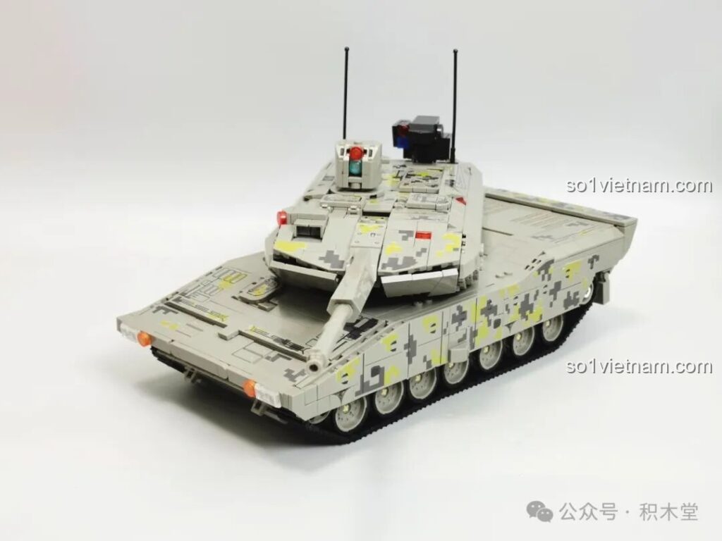 Mô hình xe tăng Panzer IV F2 12GO hoàn chỉnh, trưng bày trên nền trắng