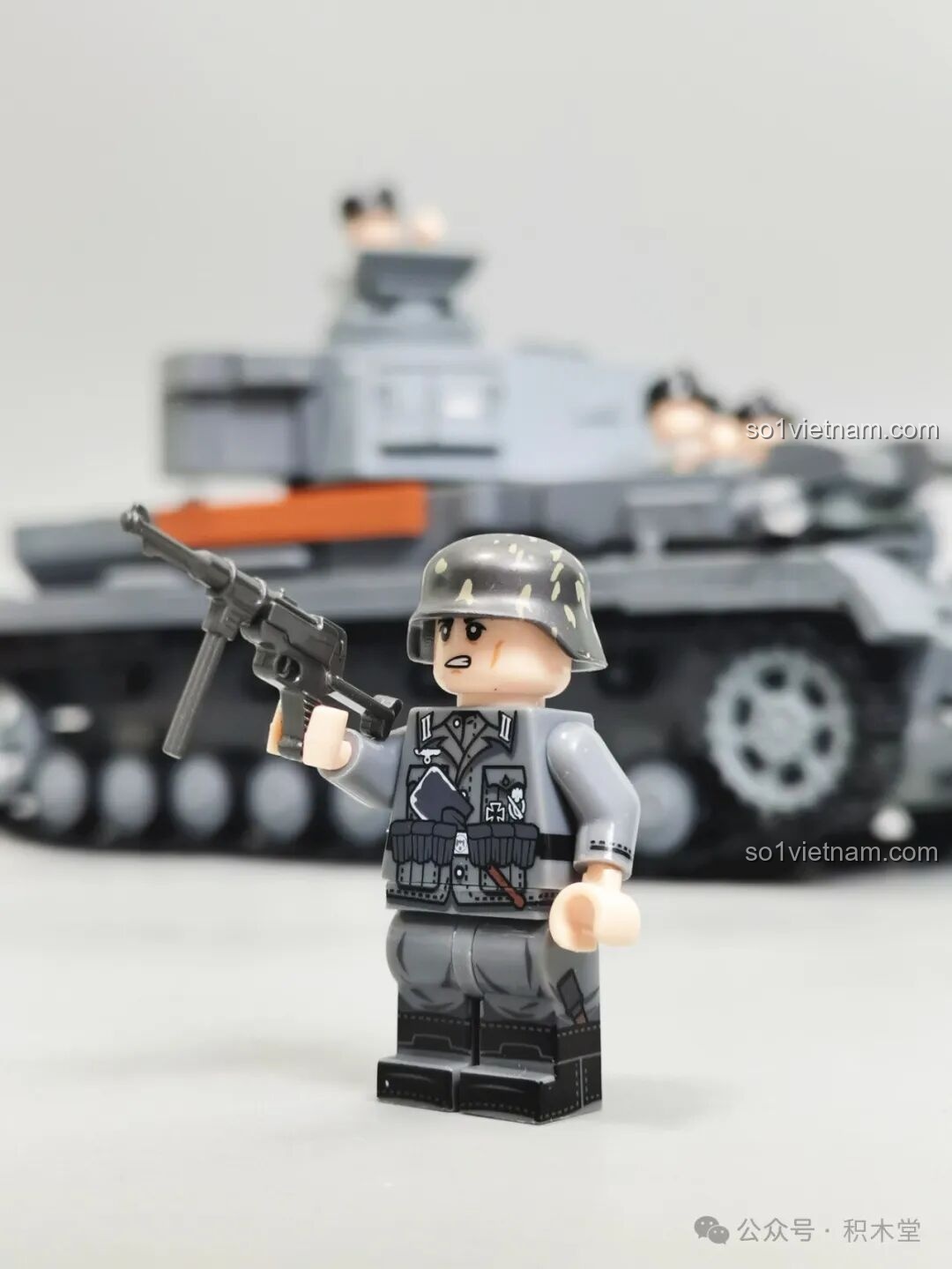 Tháo rời các bộ phận của xe tăng Panzer IV F2 12GO để chơi với nội thất
