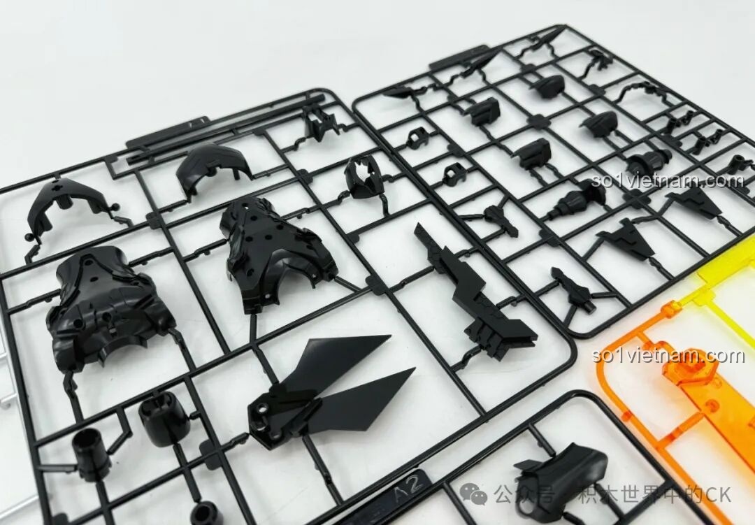 Các mảnh ghép màu đen của bộ lắp ghép Mecha Triệu Vân Keeppley 78032, là phần khung xương và giáp cơ bản của mô hình.